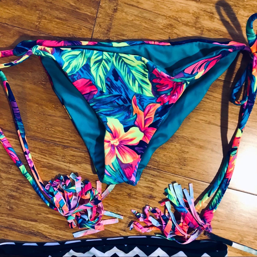 Reversible Bikini Bottom W Fringed Ties